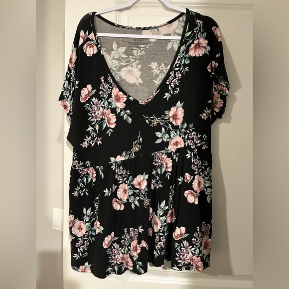 ❌SOLD❌Torrid Babydoll Top - SUPER SOFT - Picture 5 of 9